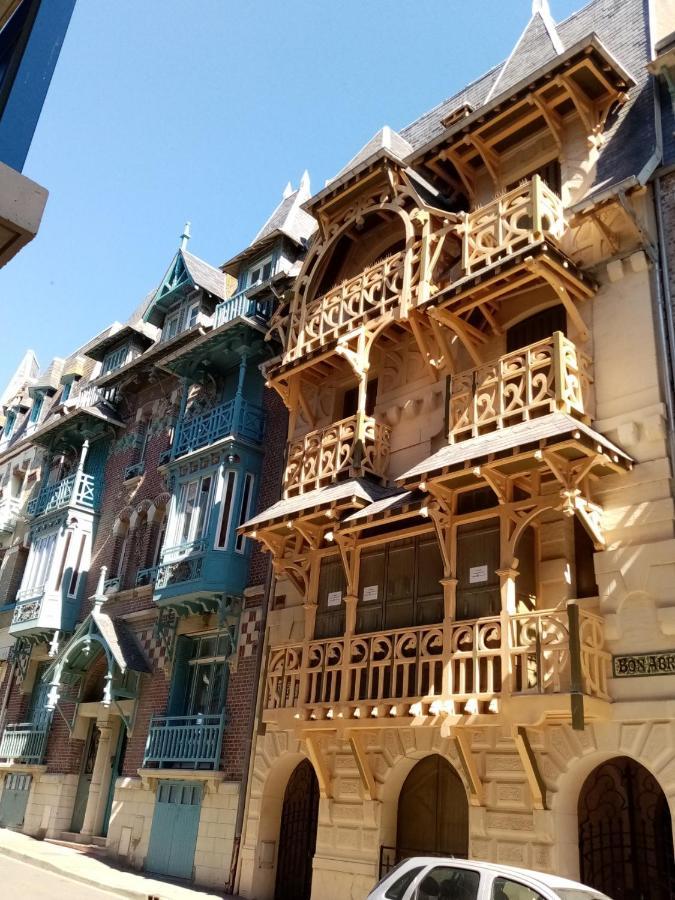 Appartement Avec Balcon Au 1Er Etage Vue Laterale Mer A 50 Metres De La Plage A Mers Les Bains. Exterior foto