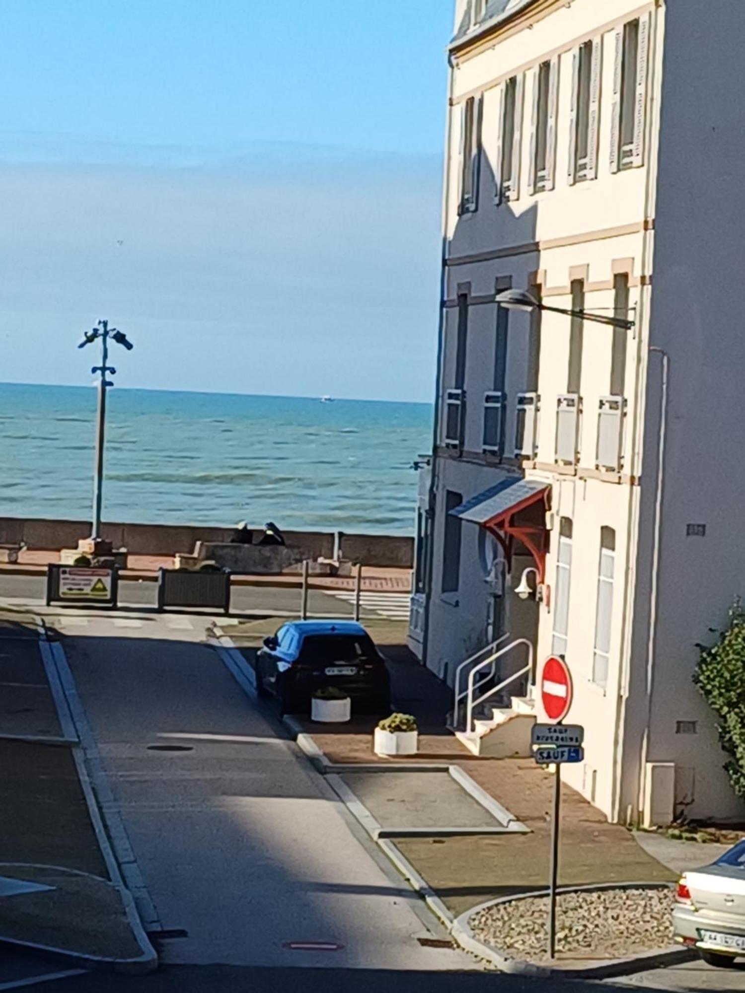 Appartement Avec Balcon Au 1Er Etage Vue Laterale Mer A 50 Metres De La Plage A Mers Les Bains. Exterior foto